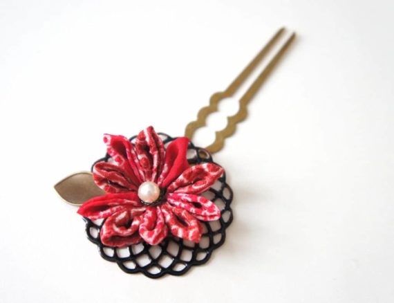 Epingle à cheveux japonaise Kanzashi rouge et noir