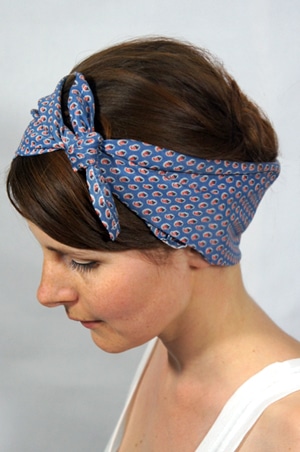 foudre-bandana-cheveux-bleu-classique