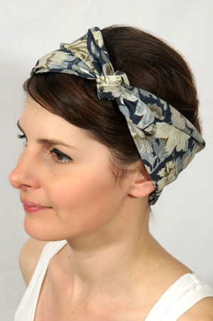 foudre-bandana-cheveux-fleurs-bleu-hiv-1