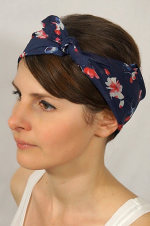 foudre-bandana-cheveux-fleurs-bleu-marine-1