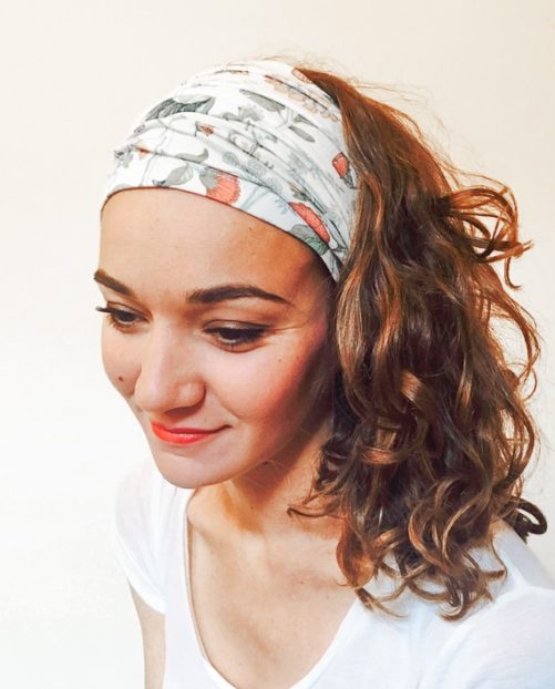 Turban Perruque Chimio Bandeau élastique - Cheveux Synthétiques Blanc - Taille 60 (Dorothée) - Neuf
