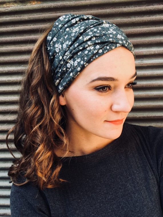 bandeau-a-cheveux-a-scratch-liberty-vert-facile-a-mettre