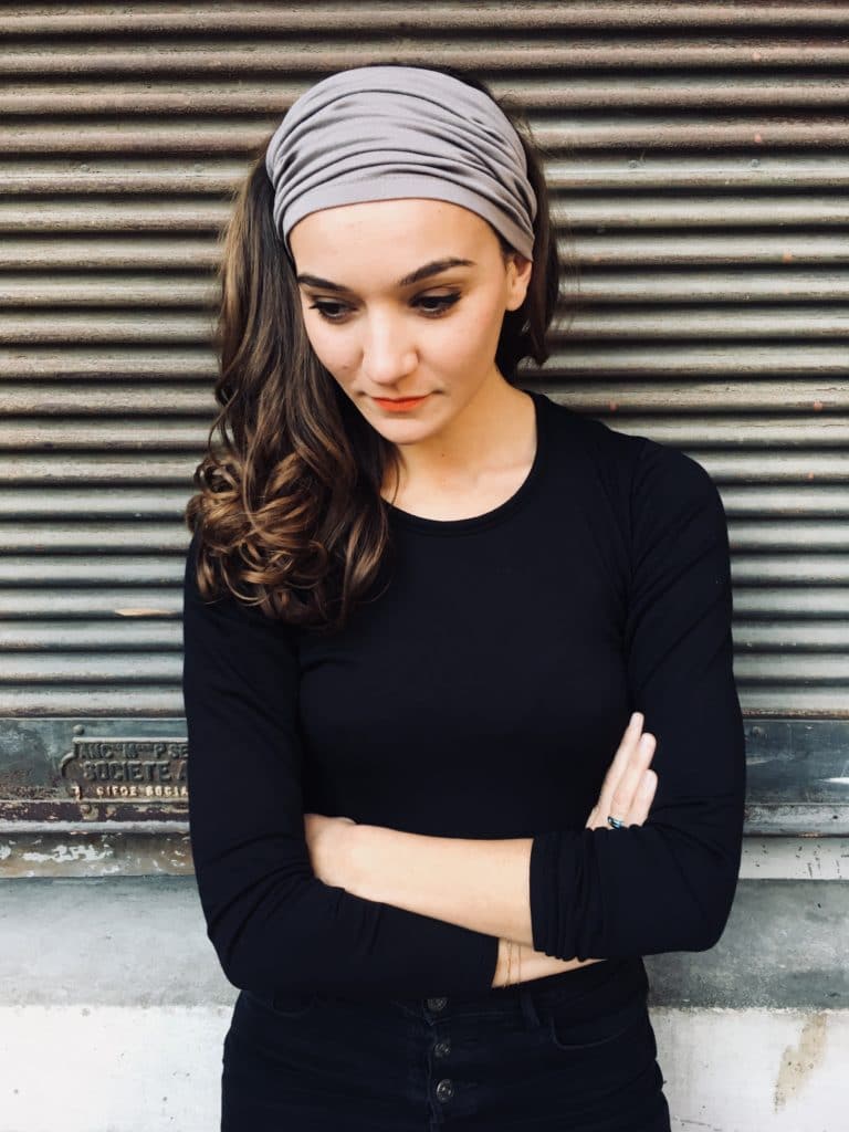 bandeau-a-cheveux-a-scratch-taupe-pour-pelade-et-alopecie