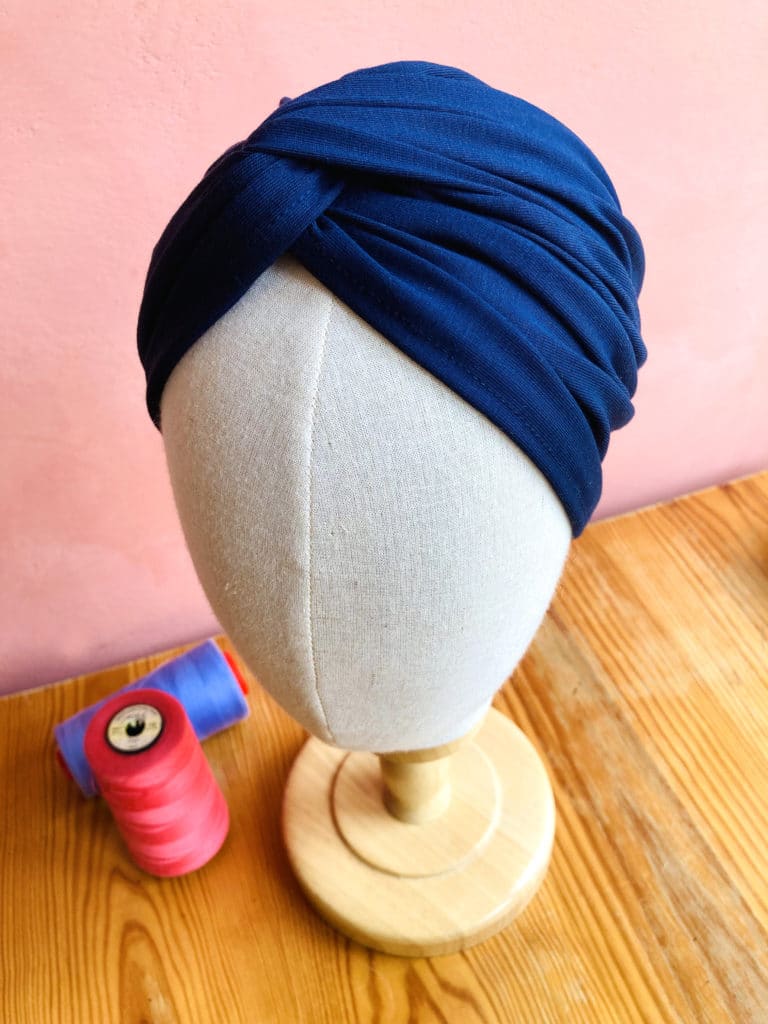 CAREBELL Foulard oncologique modèle Smooth - Design méditerranéen acier en bambou doux et respirant, spécial pour la chimiothérapie, l'alopécie et les peaux sensibles, fabriqué à la main en Espagne CAREBELL Foulard oncologique modèle Smooth - Design méditerranéen acier en bambou doux et respirant, spécial pour la chimiothérapie, l'alopécie et les peaux sensibles, fabriqué à la main en Espagne