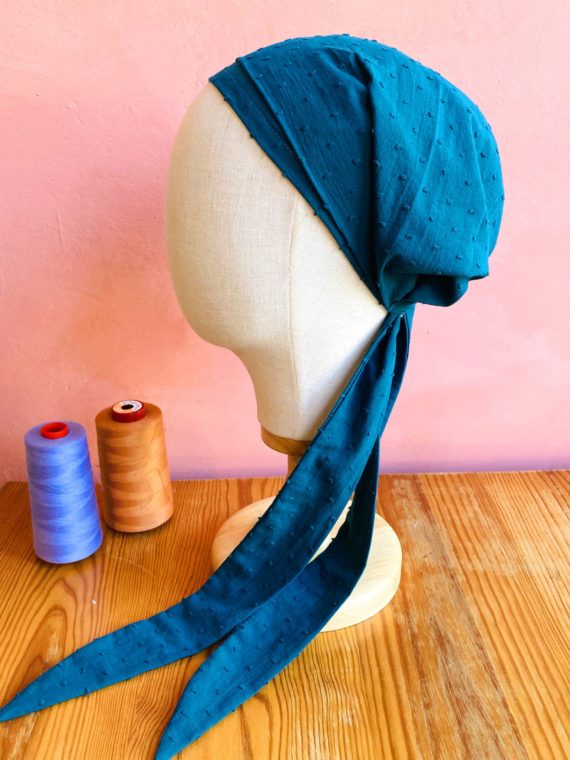 foulard-chimiotherapie-oeko-tex-plumetis-bleu