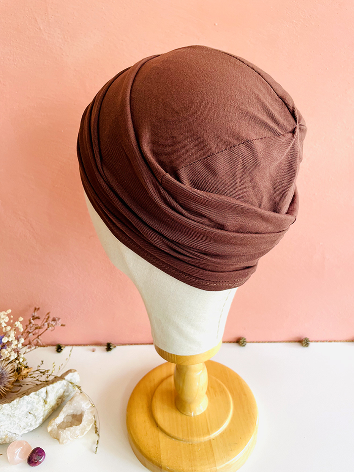 Bonnet chimio en coton bio marron Moka – Image 2
